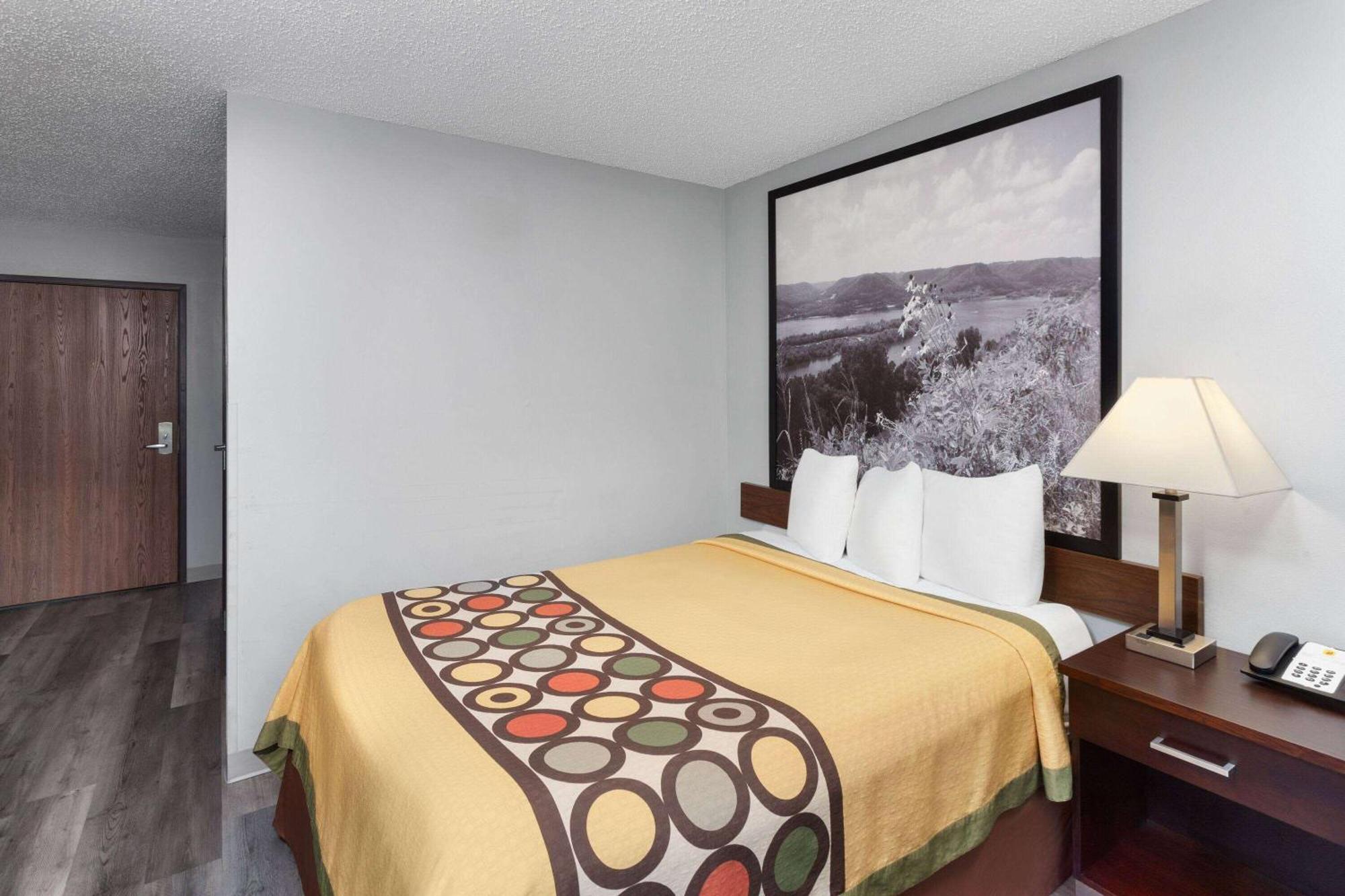 Super 8 By Wyndham Sun Prairie/Madison E Exterior foto